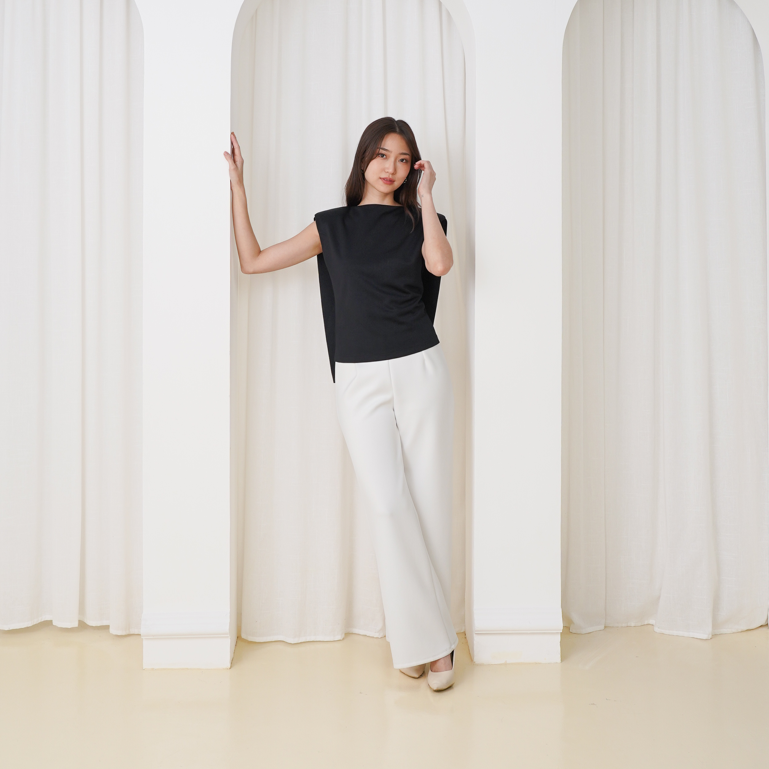 Yumeko Sleeveless Top