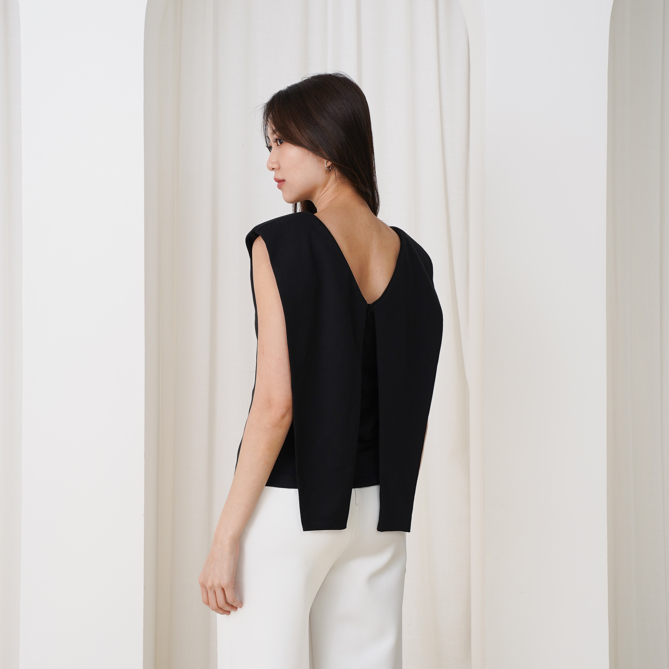 Yumeko Sleeveless Top