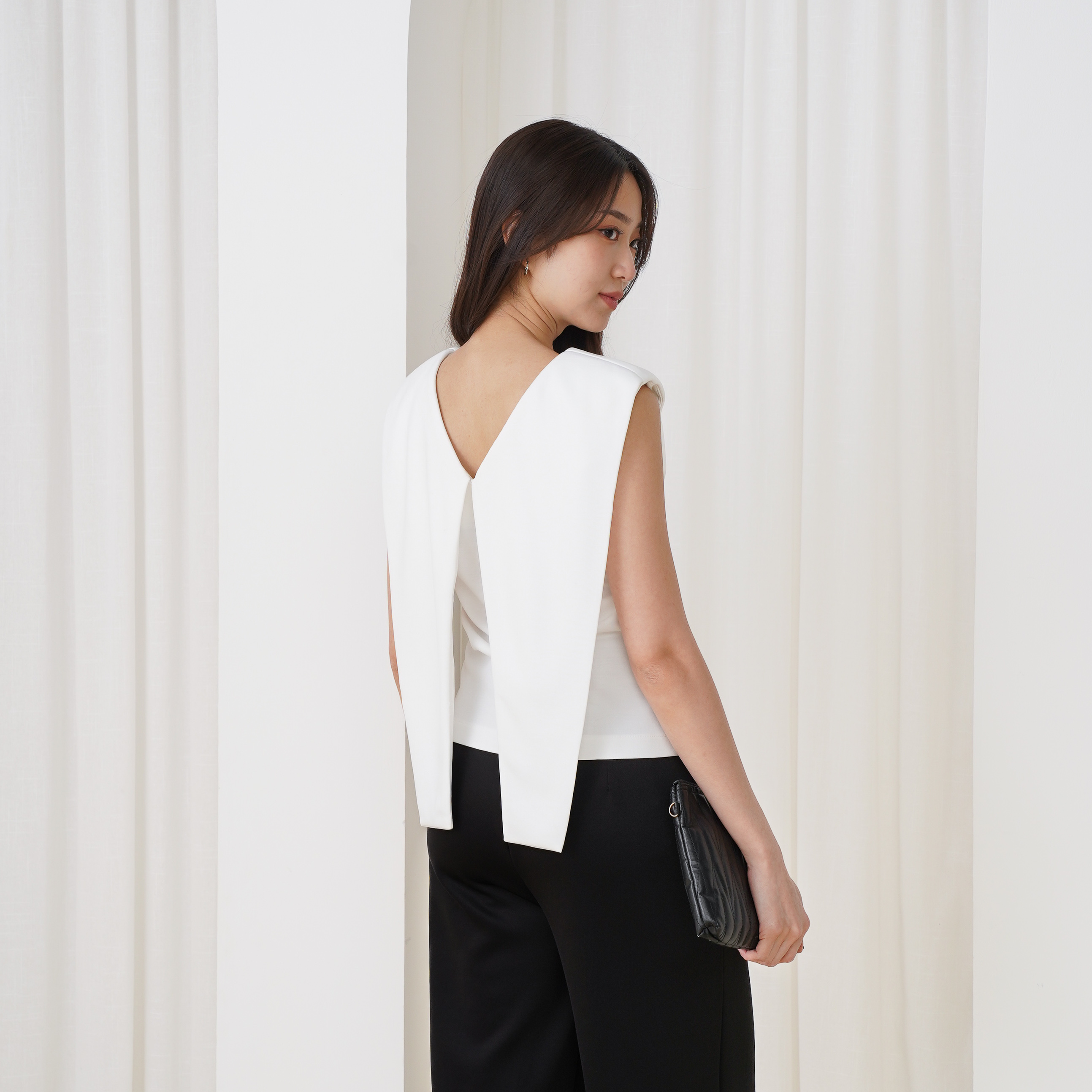 Yumeko Sleeveless Top