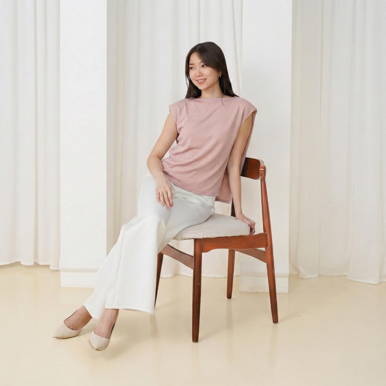 Yumeko Sleeveless Top